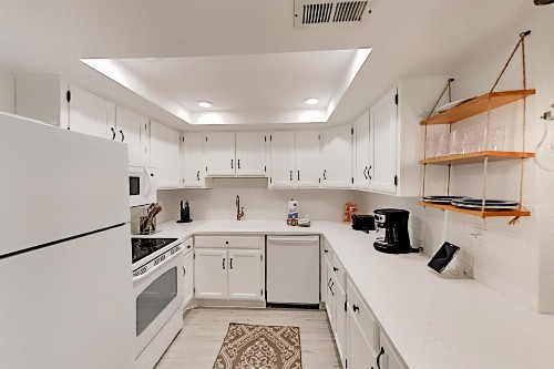 Lavish Villa at South Beach Marina condo - image 11