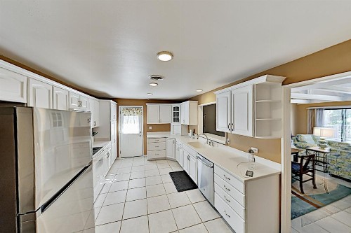 676QUEEN condo - image 7