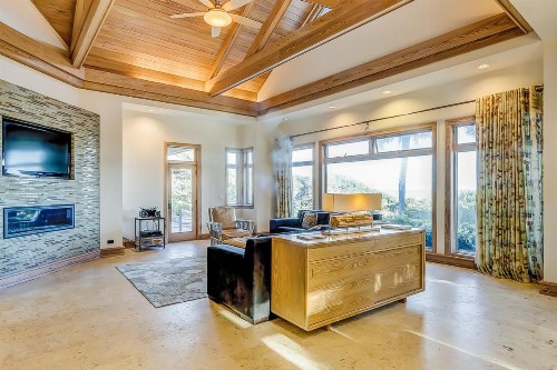 Beachside Bliss - image 1