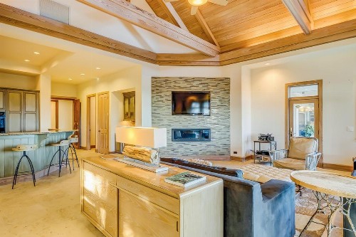 Beachside Bliss - image 10