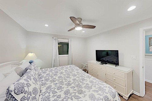 Great 2BR by the Beach - Newly Remodeled Villa condo - image 9