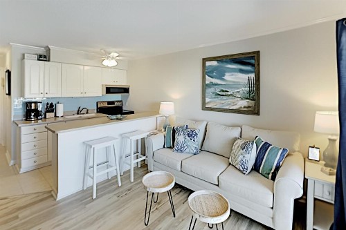 Ocean-View Resort Condo Tennis & Beachfront Pool condo - image 7