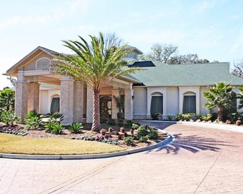 Fully Equipped Tropical Themed Villa in Hilton Head - Two Bedroom #1 - image 6