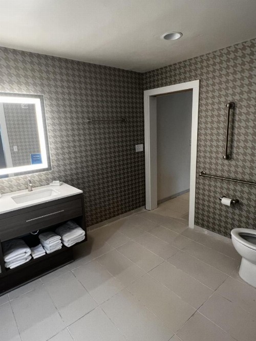 Home2 Suites By Hilton Hinesville - image 4