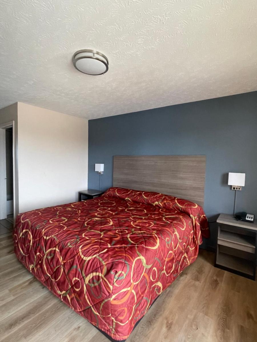 Garden Inn & Suites - image 6