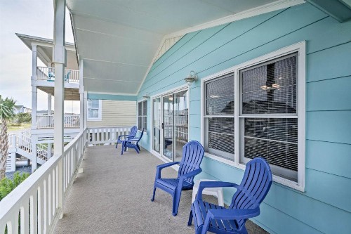 Pet-Friendly Second Row House Steps to Beach! - image 5