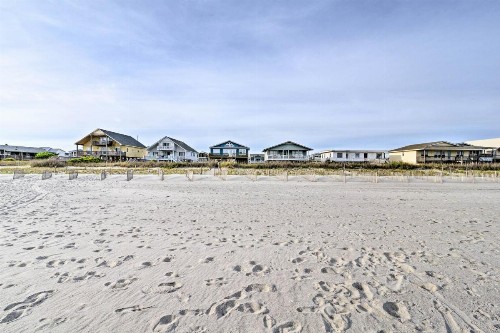 Pet-Friendly Second Row House Steps to Beach! - image 7