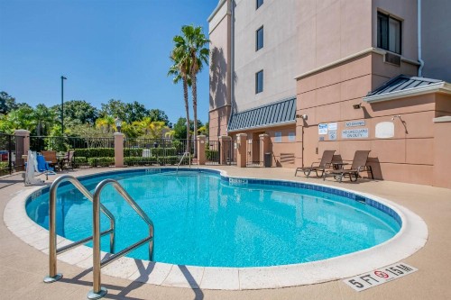 Fairfield Inn and Suites Holiday Tarpon Springs - image 19