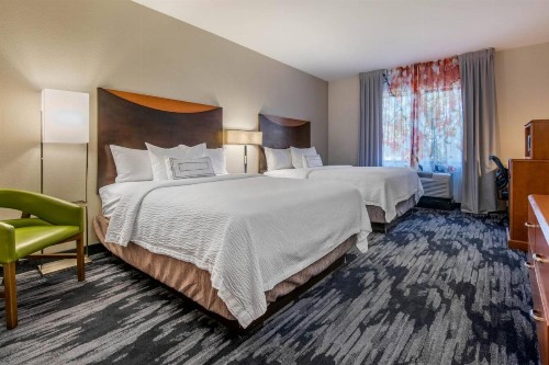 Fairfield Inn and Suites Holiday Tarpon Springs - image 6