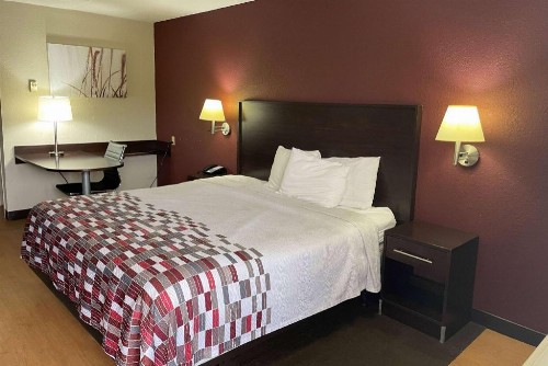 Red Roof Inn Toledo - Holland - image 14