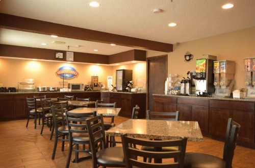 Red Roof Inn Toledo - Holland - image 2