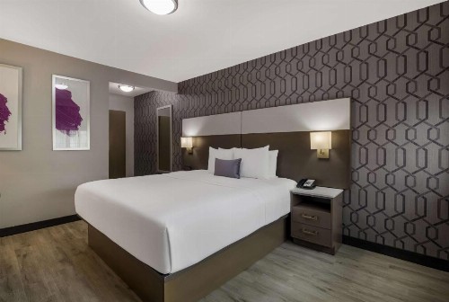 Sunset West Hotel SureStay Collection By Best Western - image 20
