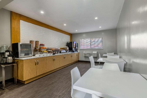 Sunset West Hotel SureStay Collection By Best Western - image 25
