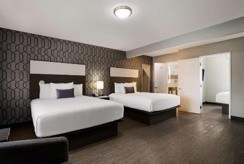 Sunset West Hotel SureStay Collection By Best Western - image 5