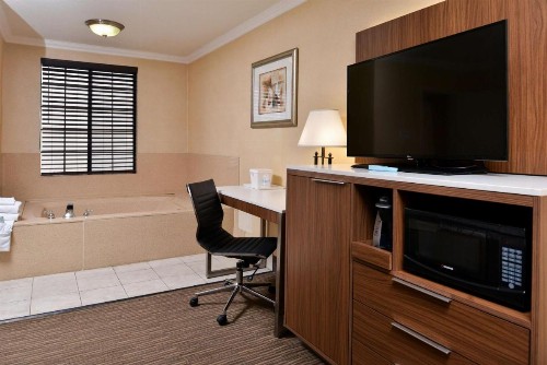 Best Western Hollywood Plaza Inn - Hollywood Walk of Fame Hotel - LA - image 24
