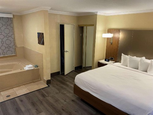 Best Western Hollywood Plaza Inn - Hollywood Walk of Fame Hotel - LA - image 25
