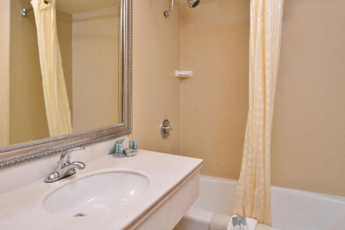 Best Western Hollywood Plaza Inn - Hollywood Walk of Fame Hotel - LA - image 32