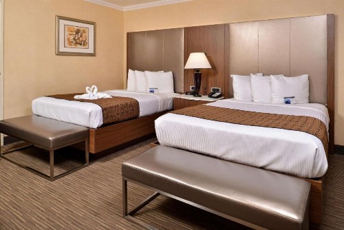 Best Western Hollywood Plaza Inn - Hollywood Walk of Fame Hotel - LA - image 4