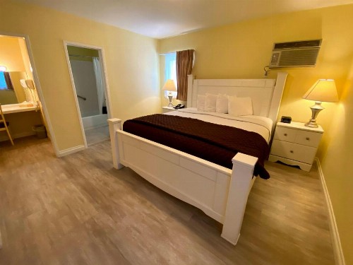 Hollywood Celebrity Hotel - image 11