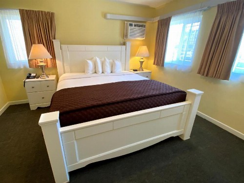 Hollywood Celebrity Hotel - image 17