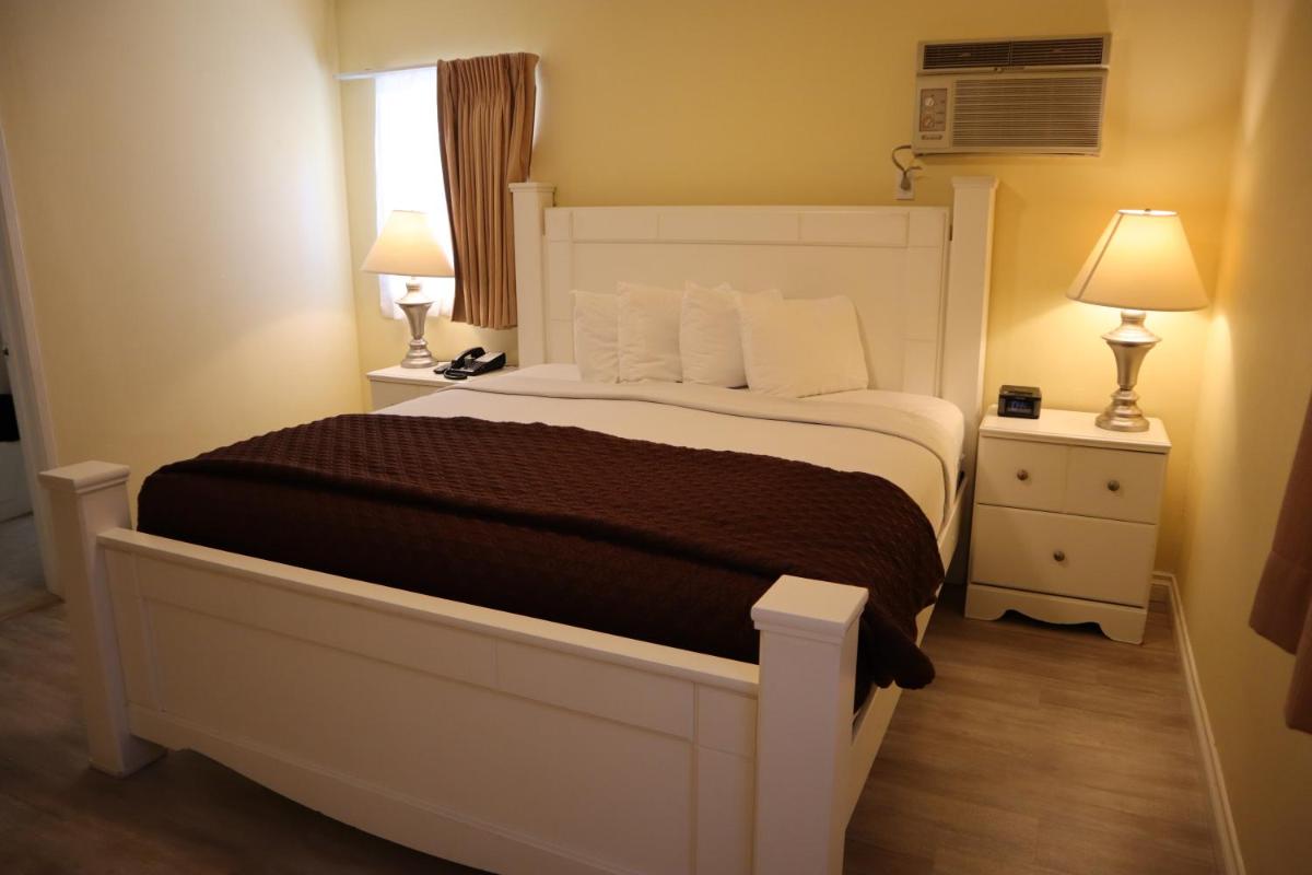Hollywood Celebrity Hotel - image 2