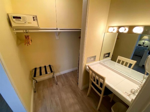 Hollywood Celebrity Hotel - image 31
