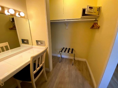 Hollywood Celebrity Hotel - image 35