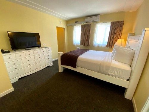 Hollywood Celebrity Hotel - image 8