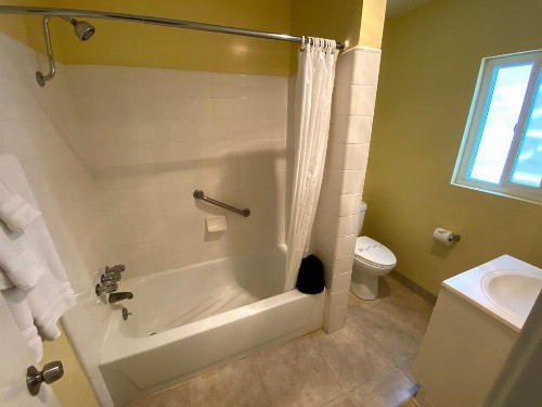 Hollywood Celebrity Hotel - image 9