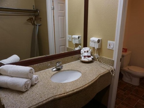 Hollywood Inn Express North - image 2