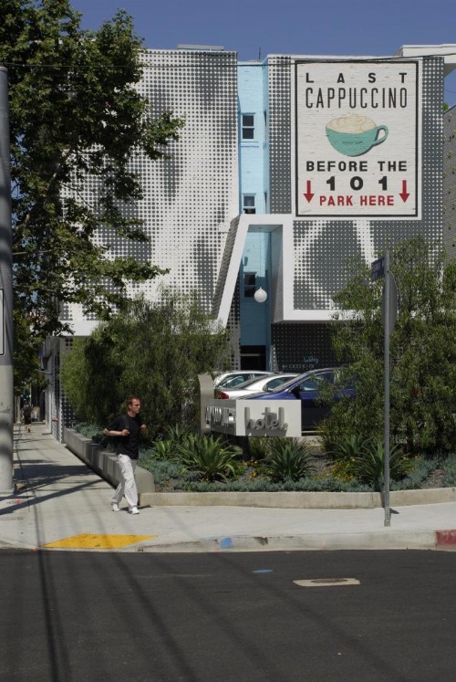 Best Western Plus Hollywood Hills Hotel - image 8