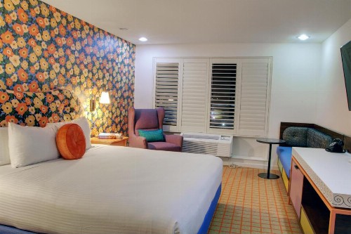 Best Western Plus Hollywood Hills Hotel - image 41