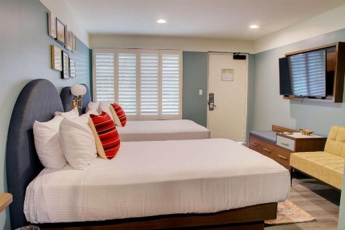 Best Western Plus Hollywood Hills Hotel - image 5