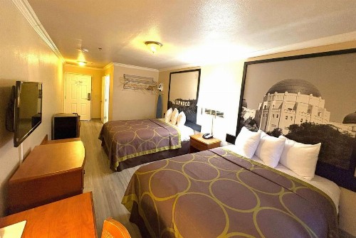 Super 8 by Wyndham Hollywood/LA Area - image 21