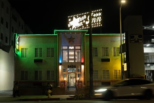 Hollywood Stars Inn - image 11