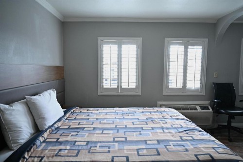 Hollywood Stars Inn - image 12