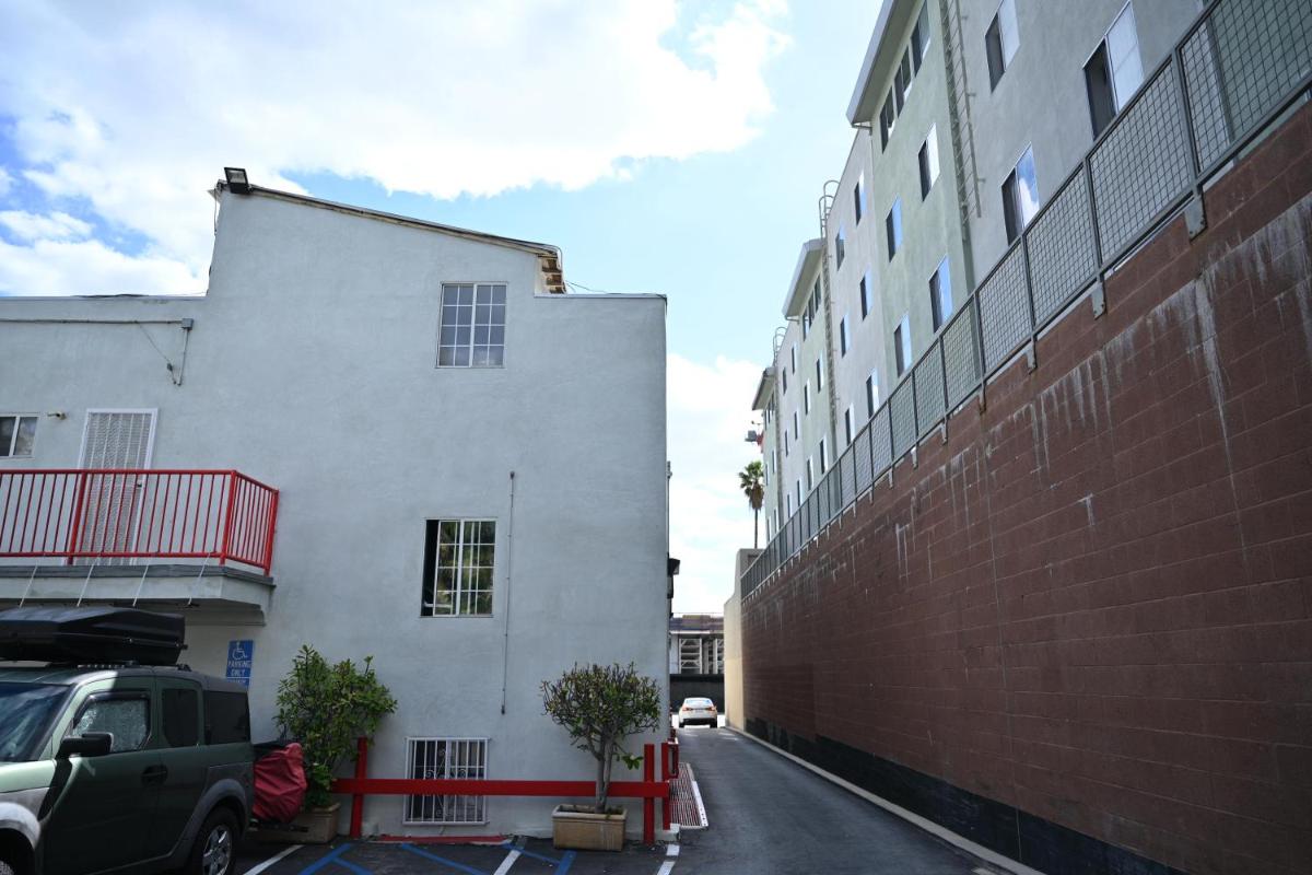 Hollywood Stars Inn - image 2