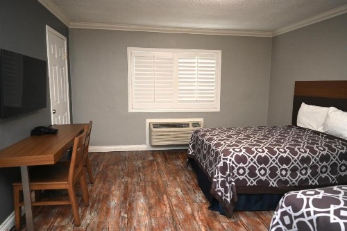 Hollywood Stars Inn - image 4
