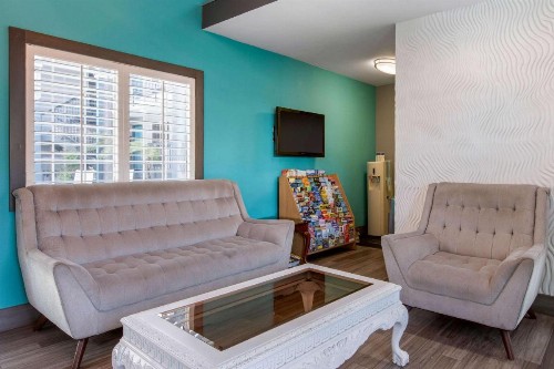 Quality Inn Near Hollywood Walk of Fame - image 2