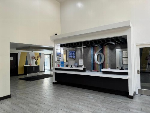 Motel 6 Hollywood - image 15