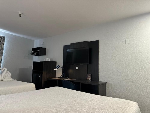Motel 6 Hollywood - image 23