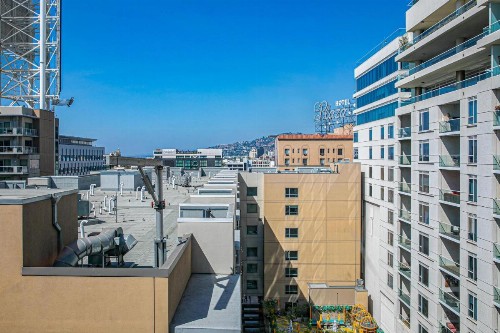 W Hollywood - image 11