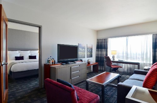 Loews Hollywood Hotel - image 28