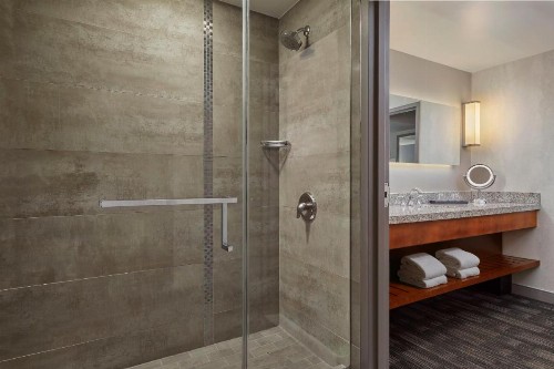 Loews Hollywood Hotel - image 32