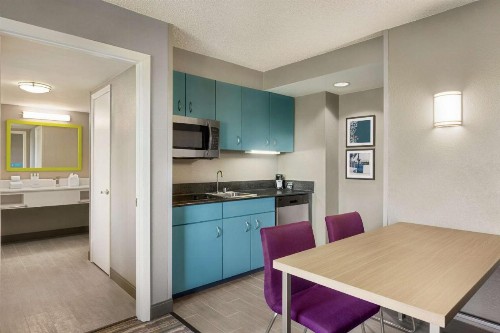 Hampton Inn & Suites Fort Lauderdale Airport - image 13