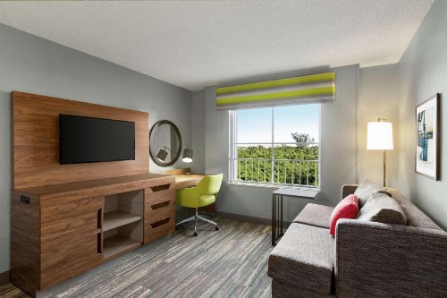 Hampton Inn & Suites Fort Lauderdale Airport - image 17