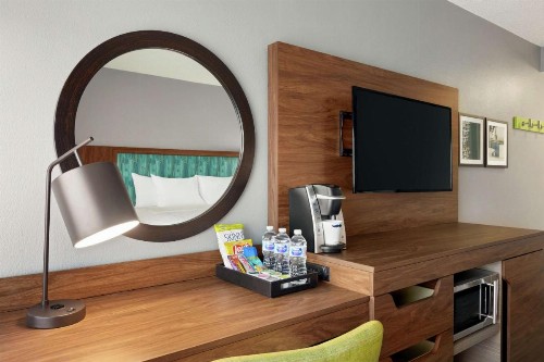 Hampton Inn & Suites Fort Lauderdale Airport - image 19