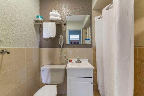 Econolodge Hollywood - image 12
