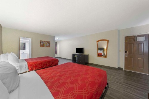 Econolodge Hollywood - image 16