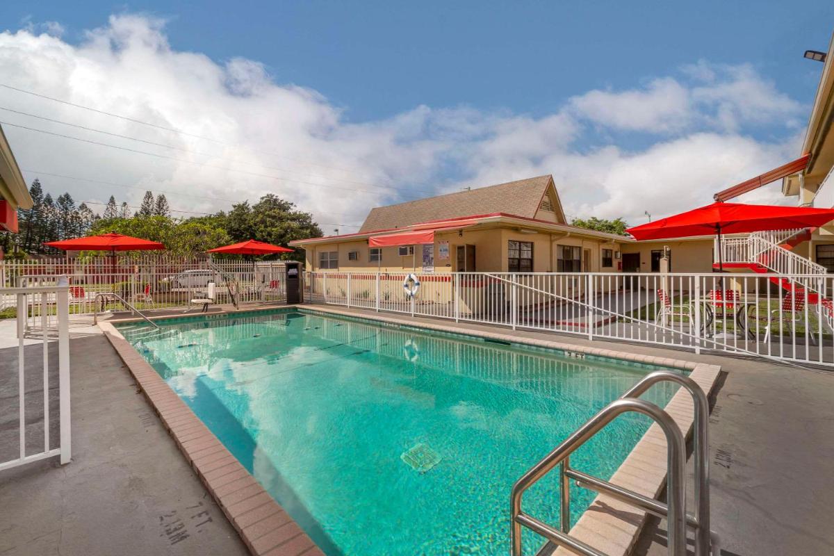 Econolodge Hollywood - image 2